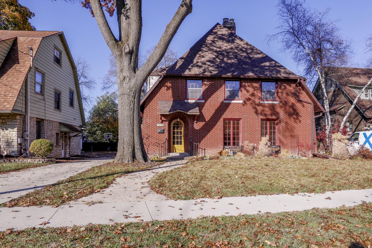 1538 W Lincoln Blvd., Freeport, IL 61032