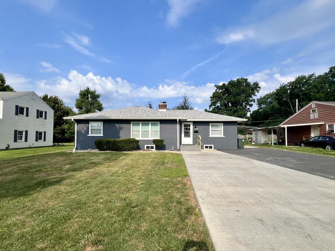 1528 Division St., Charleston, IL 61920