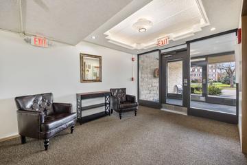 1117 S Old Wilke Rd. #408, Arlington Heights, IL 60005