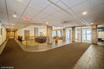 401 Ascot Dr. #1D, Park Ridge, IL 60068