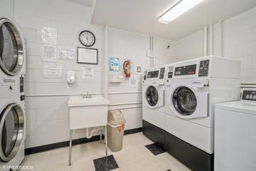 401 Ascot Dr. #1D, Park Ridge, IL 60068