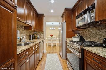 401 Ascot Dr. #1D, Park Ridge, IL 60068