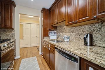 401 Ascot Dr. #1D, Park Ridge, IL 60068