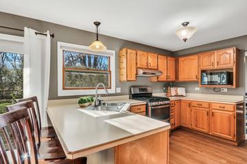 17727 W Dartmoor Dr., Grayslake, IL 60030