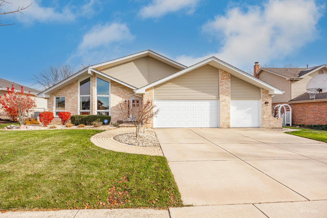17327 Brookgate Dr., Orland Park, IL 60467