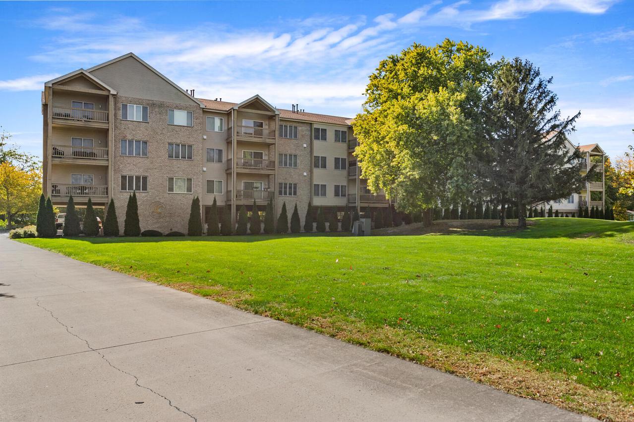 3801 Clubhouse Dr. #306, Champaign, IL 61822