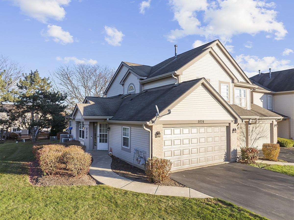 2076 Constitution Ct., Elgin, IL 60123