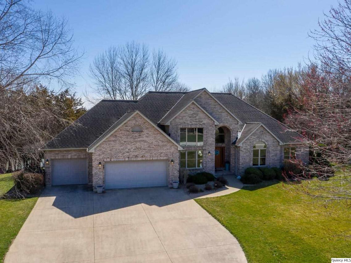 3807 Harbor Ln., Quincy, IL 62305