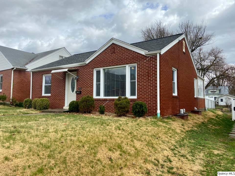 715 S 19th St, Quincy, IL 62301