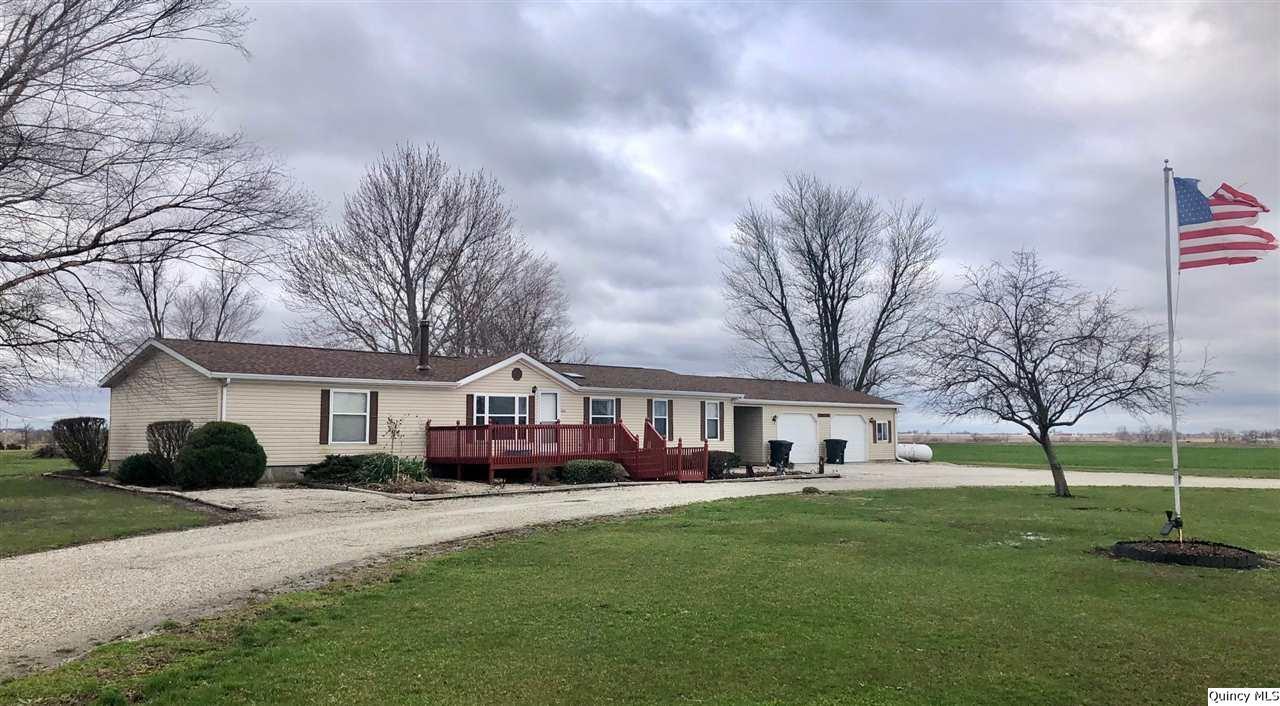 1806 Hwy 24, Coatsburg, IL 62325