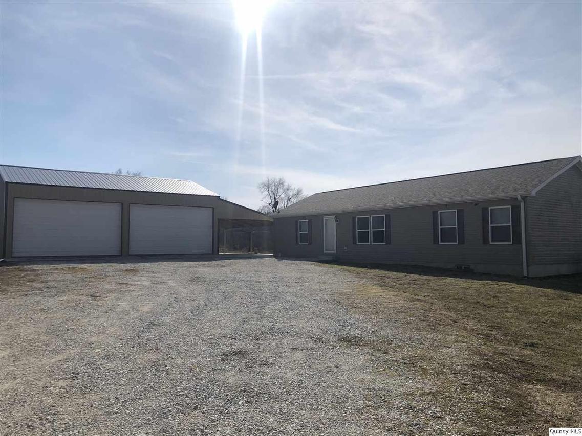 889 1550e St, Mt. Sterling, IL 62353