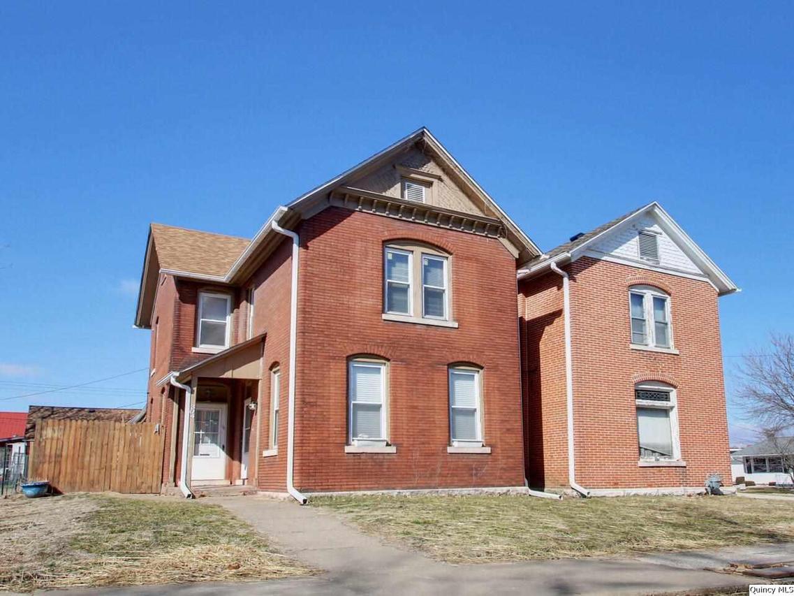 304 S 11th St, Quincy, IL 62301