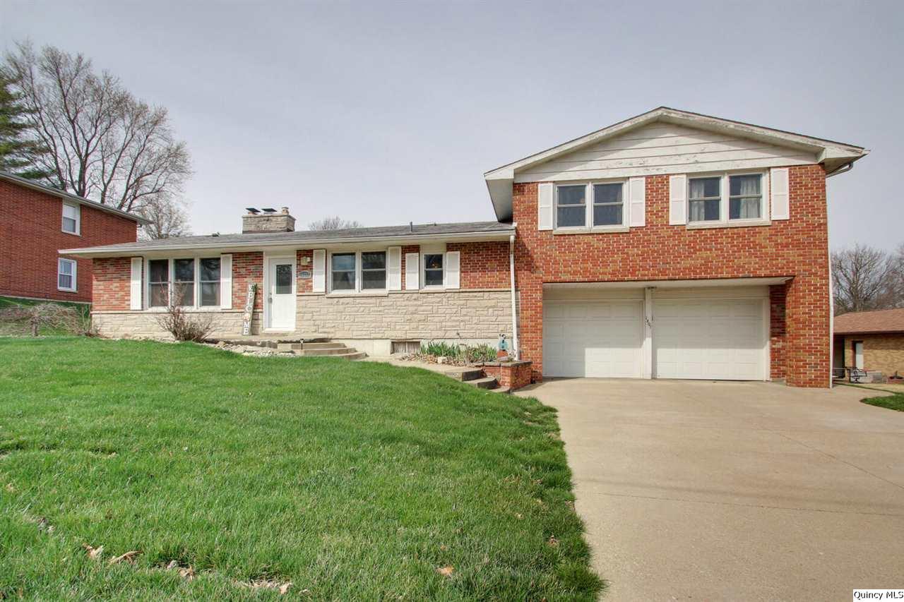 1807 Hilltop Dr., Quincy, IL