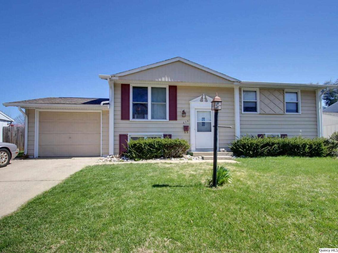 613 Meadow Lark Dr, Quincy, IL 62305