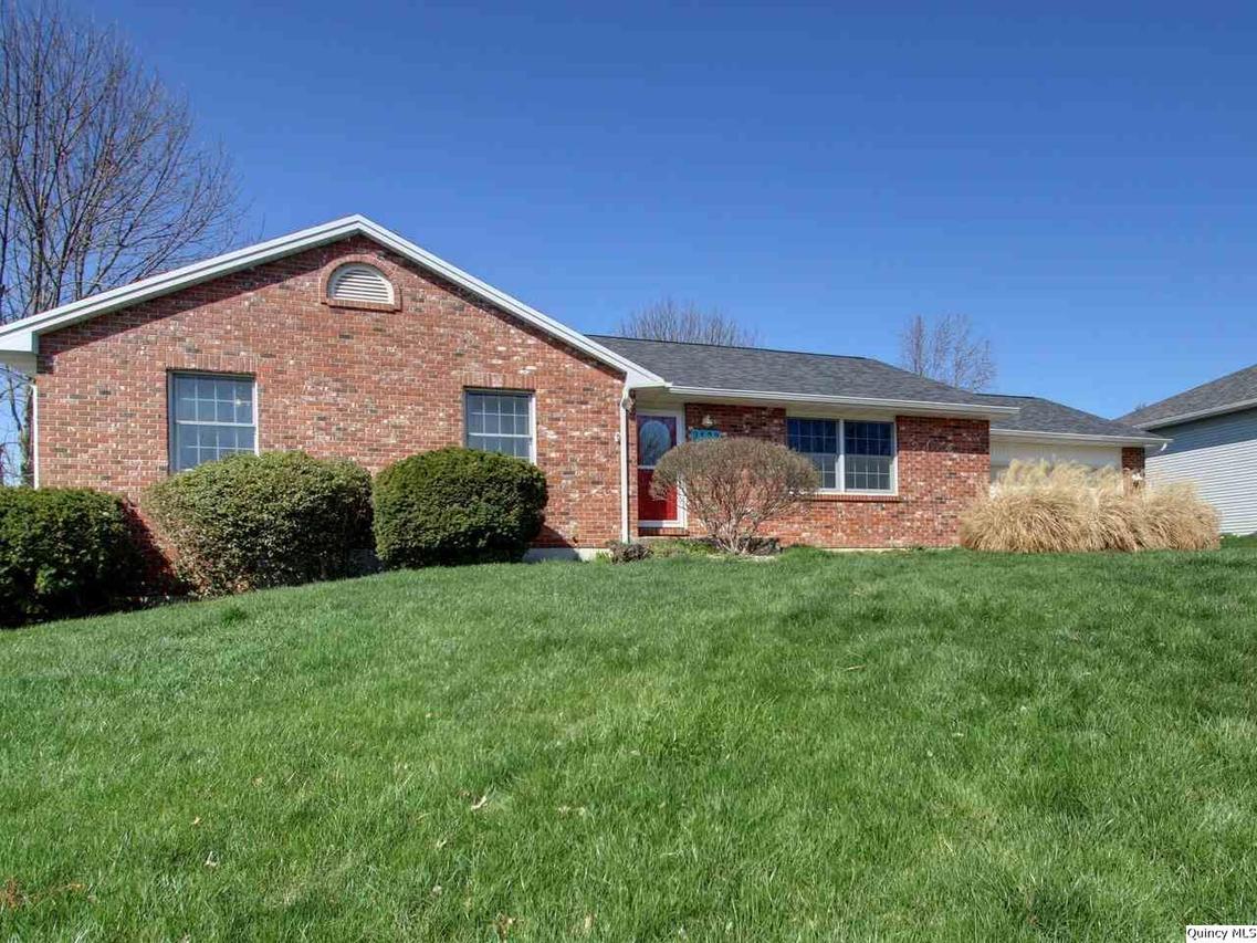 2122 Stillwater Dr., Quincy, IL 62301