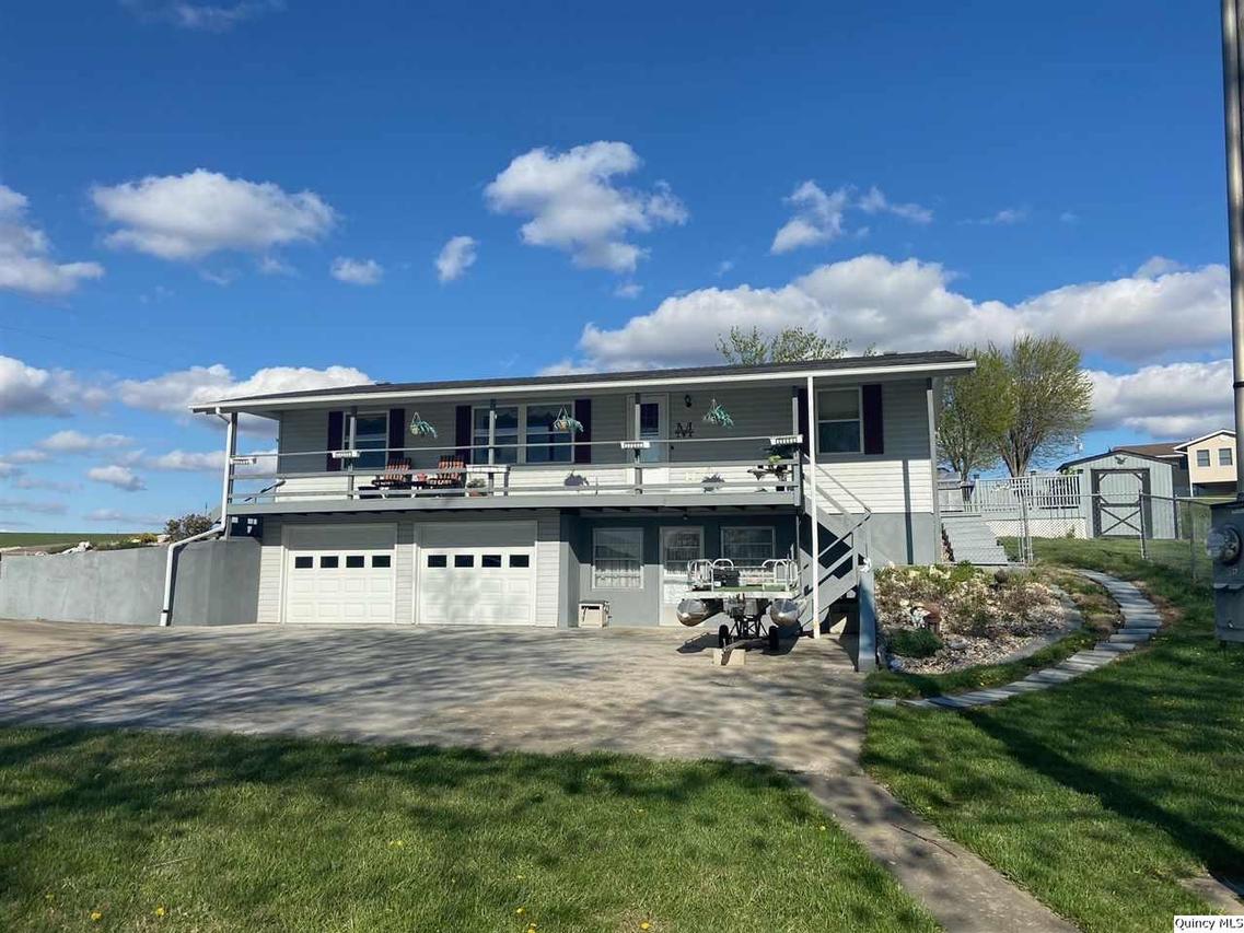 1422 N Lakeshore Dr, Fowler, IL 62338