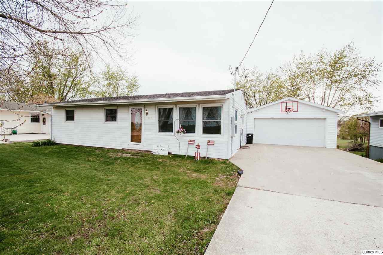 502 S Chestnut St., Mendon, IL 62351