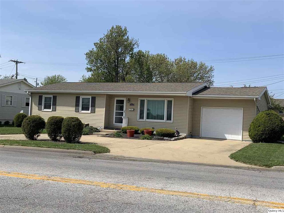 3521 College Ave., Quincy, IL 62301