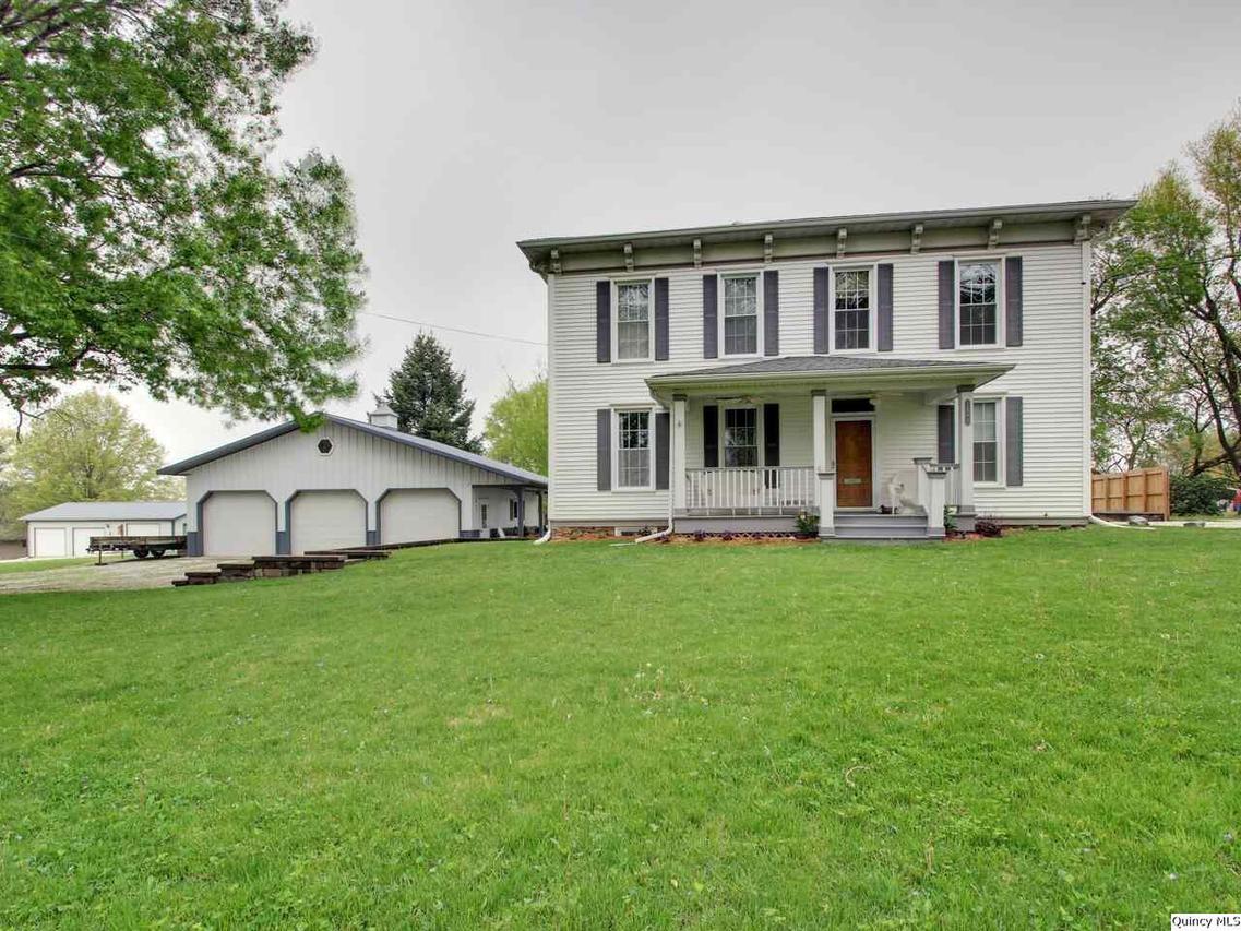 1201 Mortimer St., Barry, IL 62312