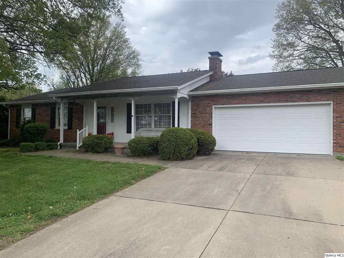 2137 Cherry Ln, Quincy, IL 62301