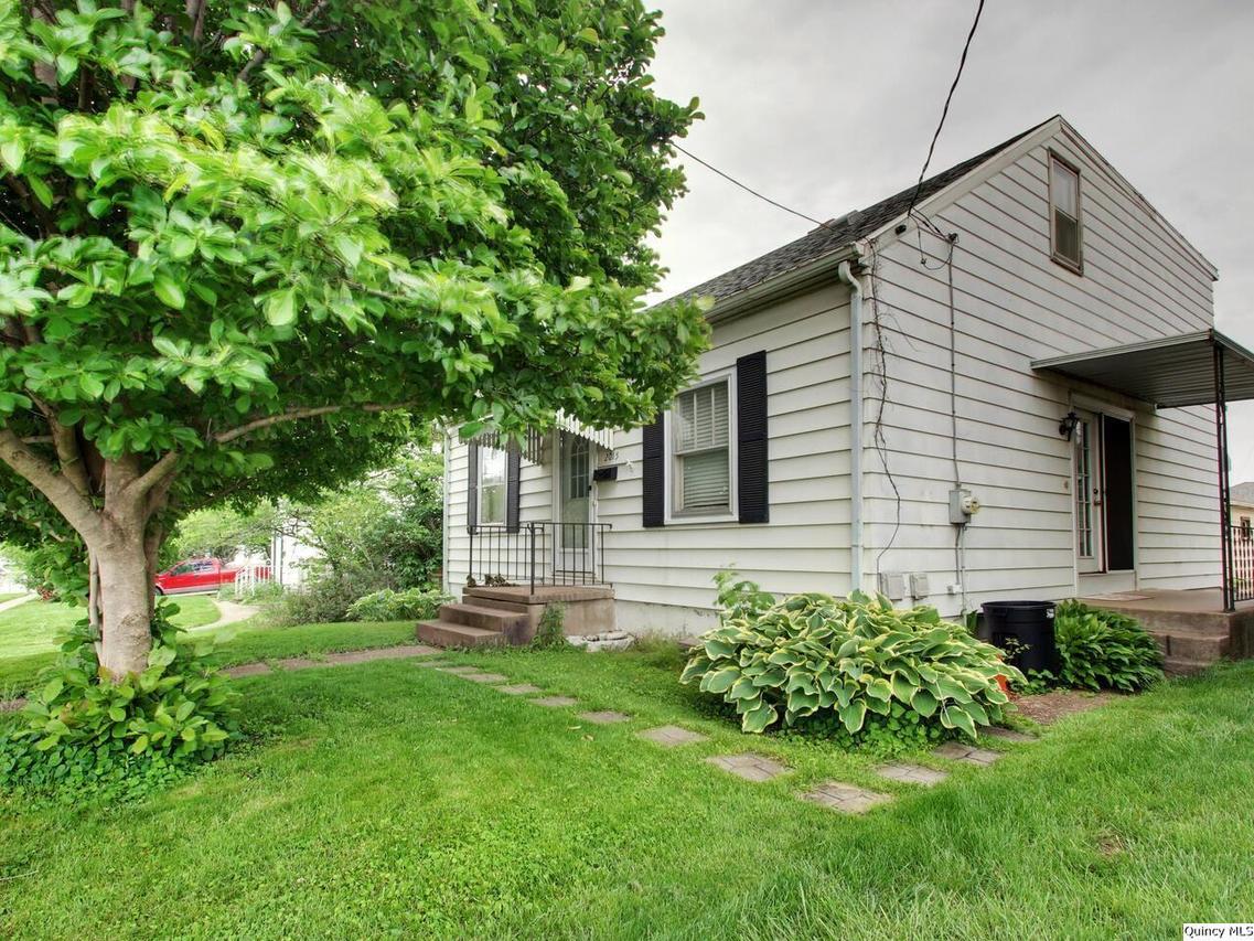 2015 Harrison St., Quincy, IL 62305