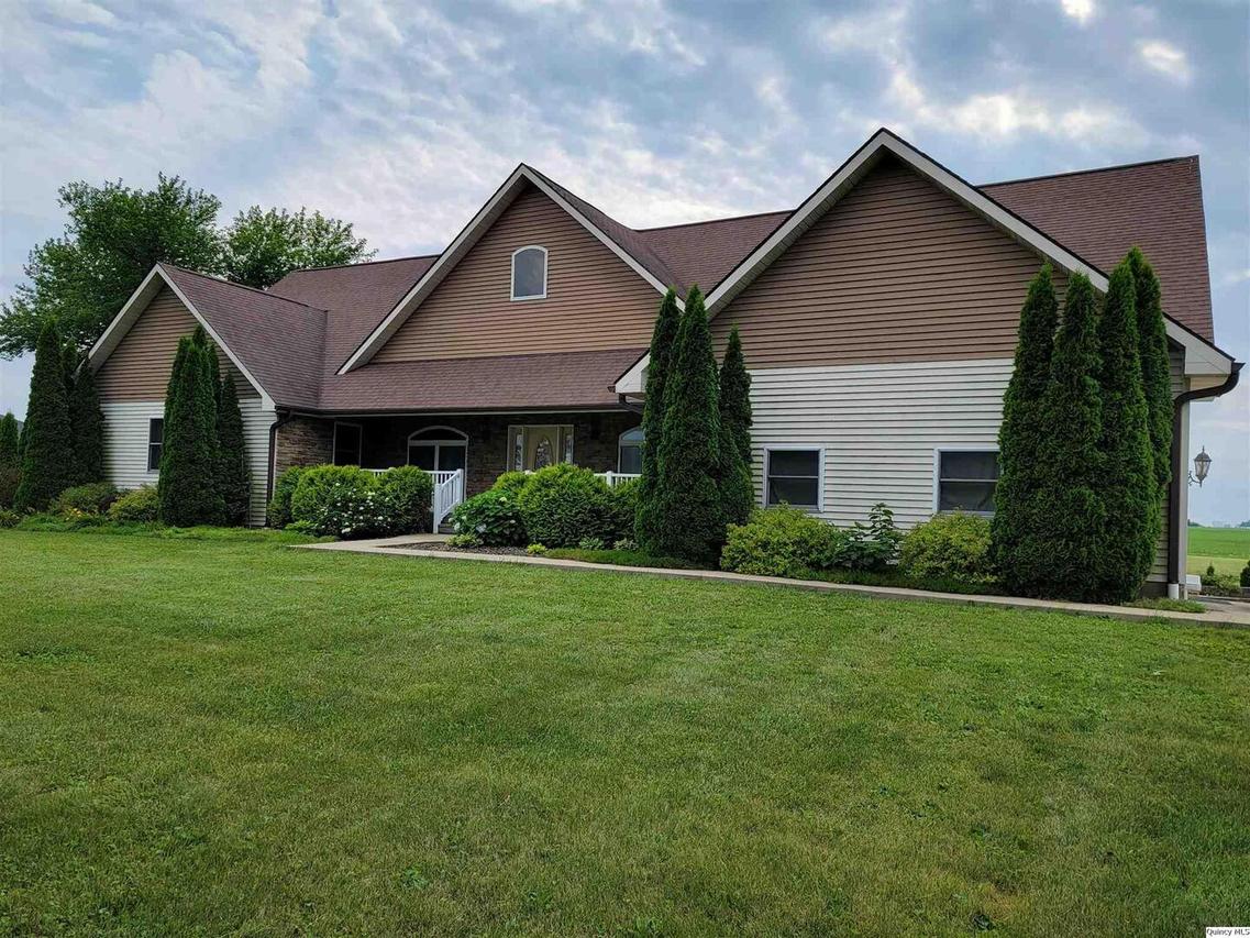 1776 N County Road 1600, Carthage, IL 62321