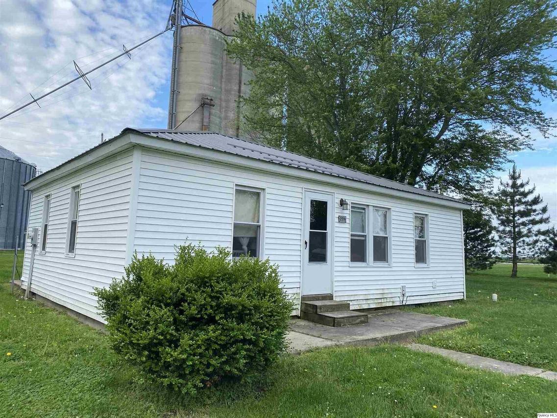 204 W Main Cross St., Timewell, IL 62378