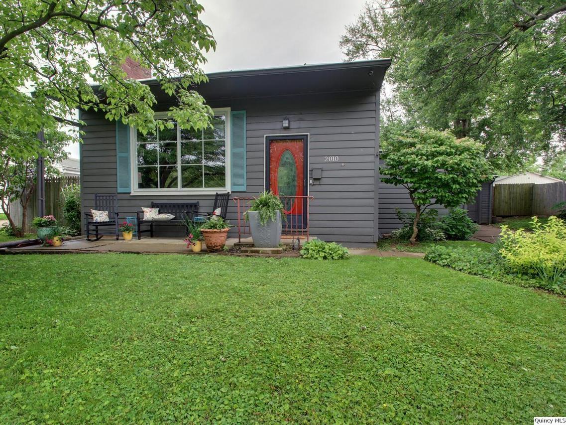 2010 Oak St., Quincy, IL 62301