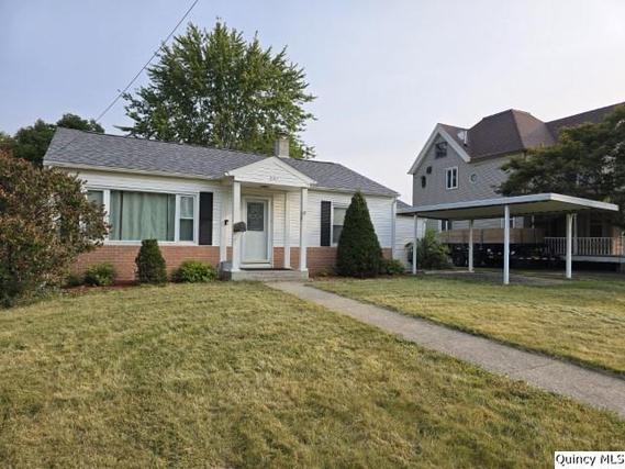 241 Cherry St., Carthage, IL 62321