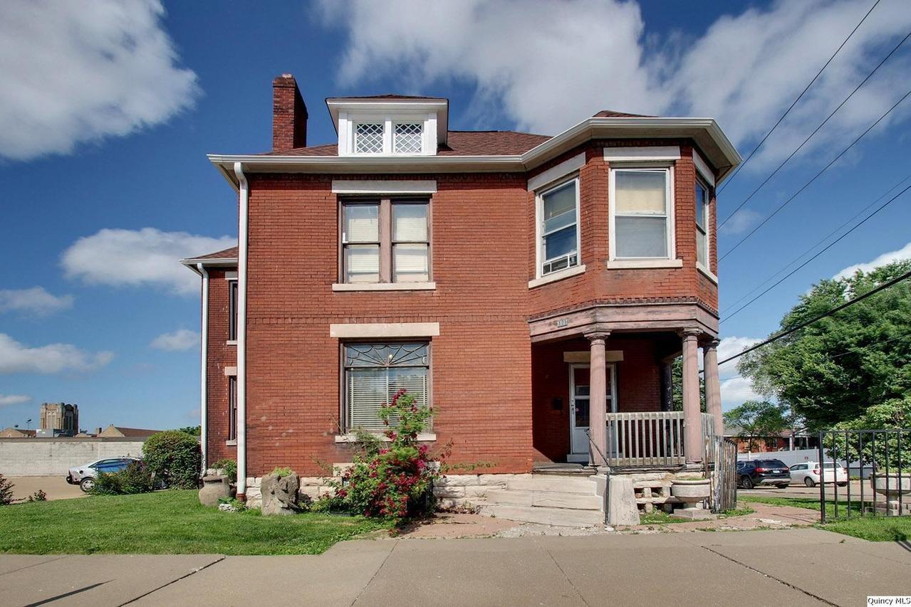 421 N 8th St., Quincy, IL 62301