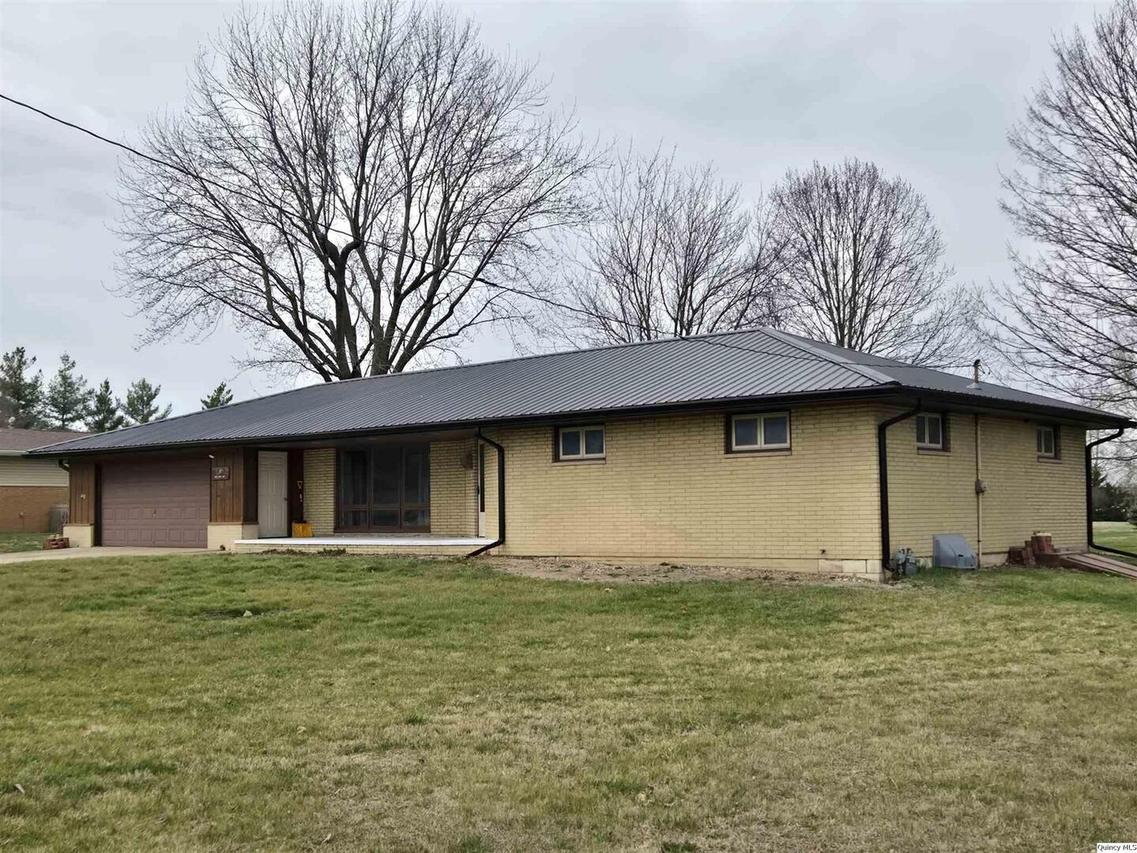 3 Lynn Rose Heights Dr., Mt. Sterling, IL 62353