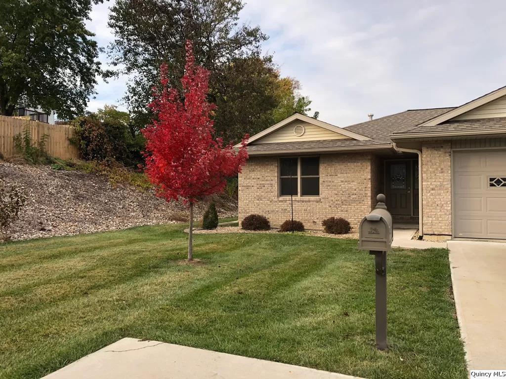 2411 Destiny Ct, Quincy, IL 62301