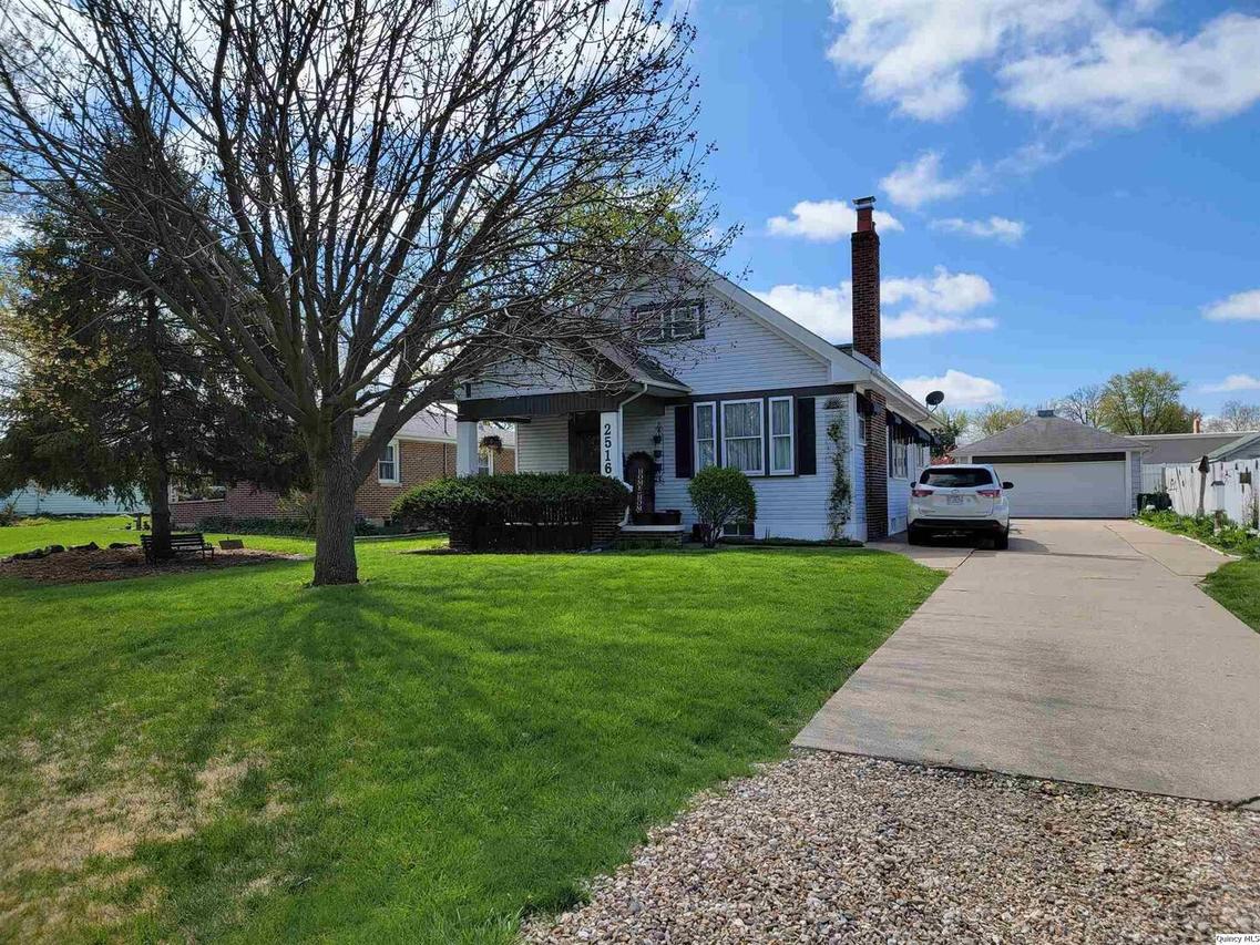 2516 Spring St., Quincy, IL 62301
