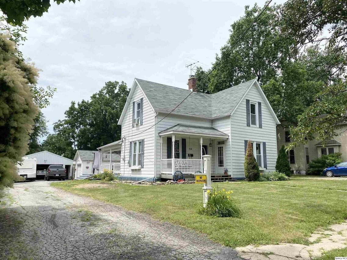 914 Main St, Carthage, IL 62321
