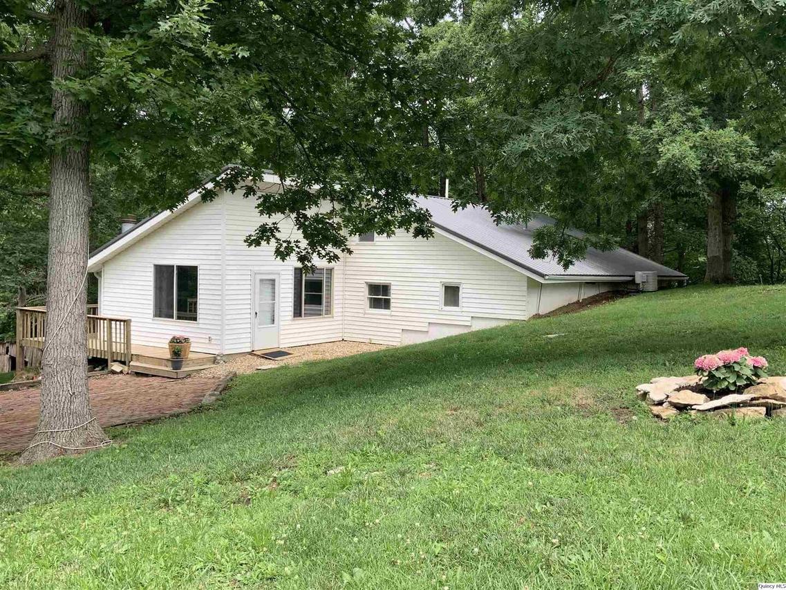 1135 E 2100 St., Liberty, IL 62347