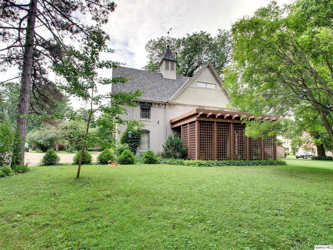 1636 Hampshire St., Quincy, IL 62301