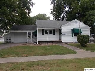 821 E Main St., Carthage, IL