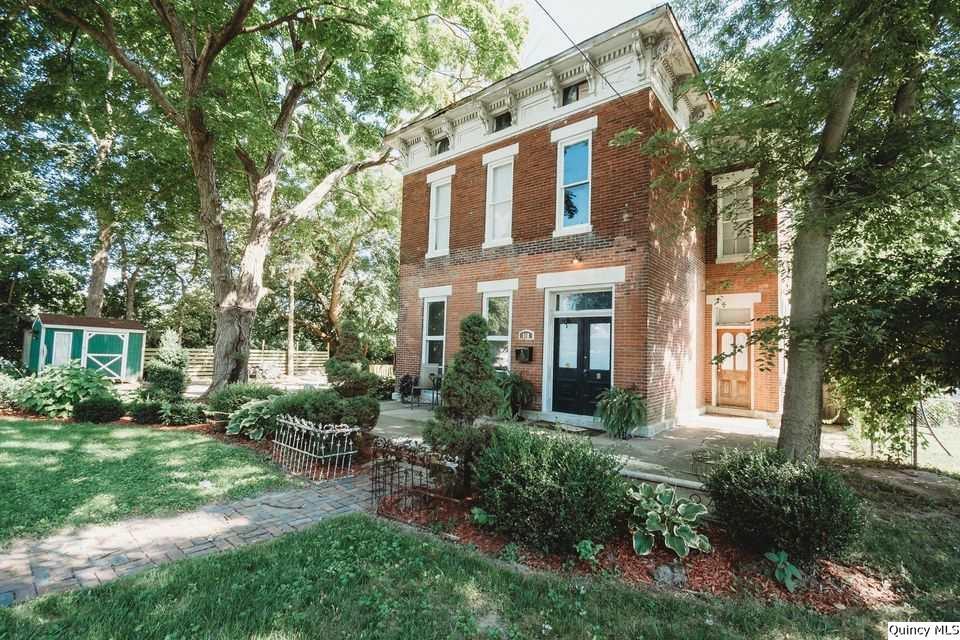 808 Harrison St., Quincy, IL 62301