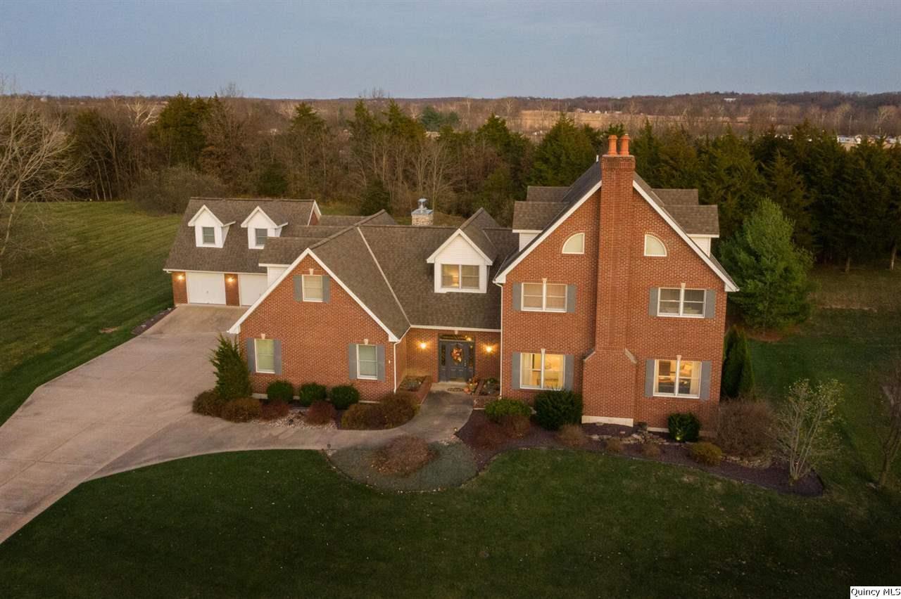 3801 Lancaster Ln, Quincy, IL 62305