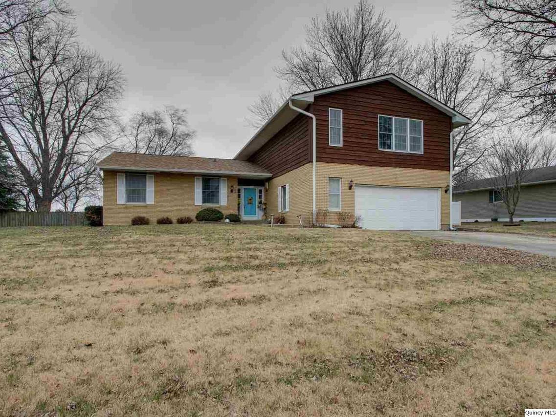 208 Birch St., Ursa, IL 62376