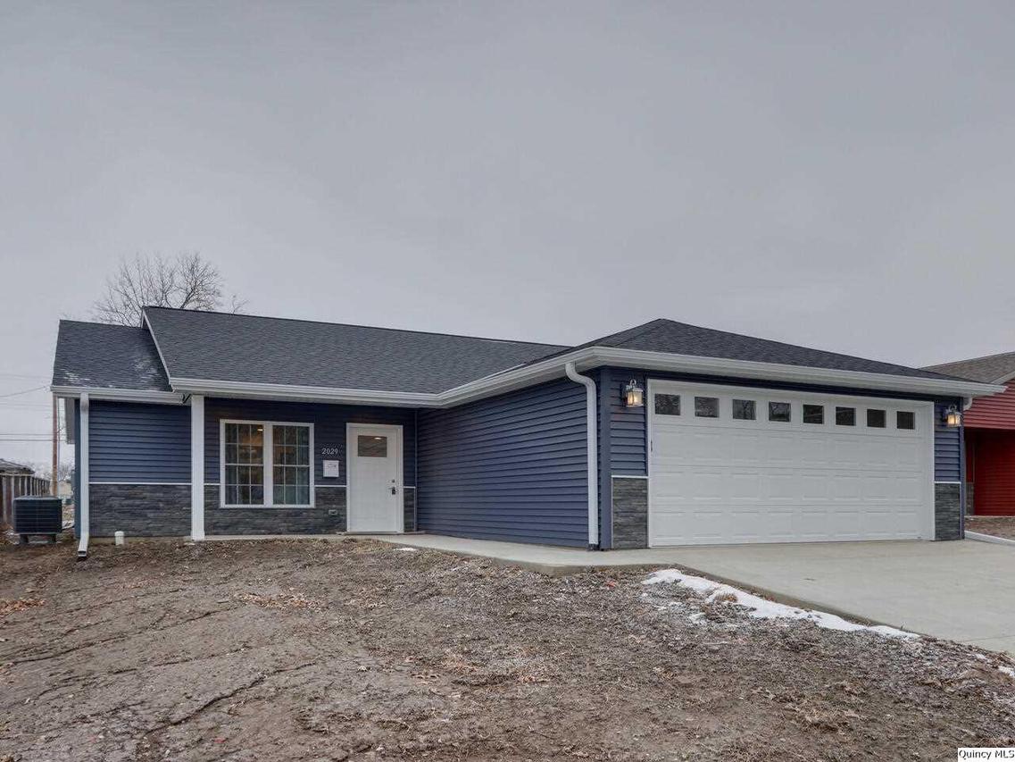 2029 Chestnut St, Quincy, IL 62301