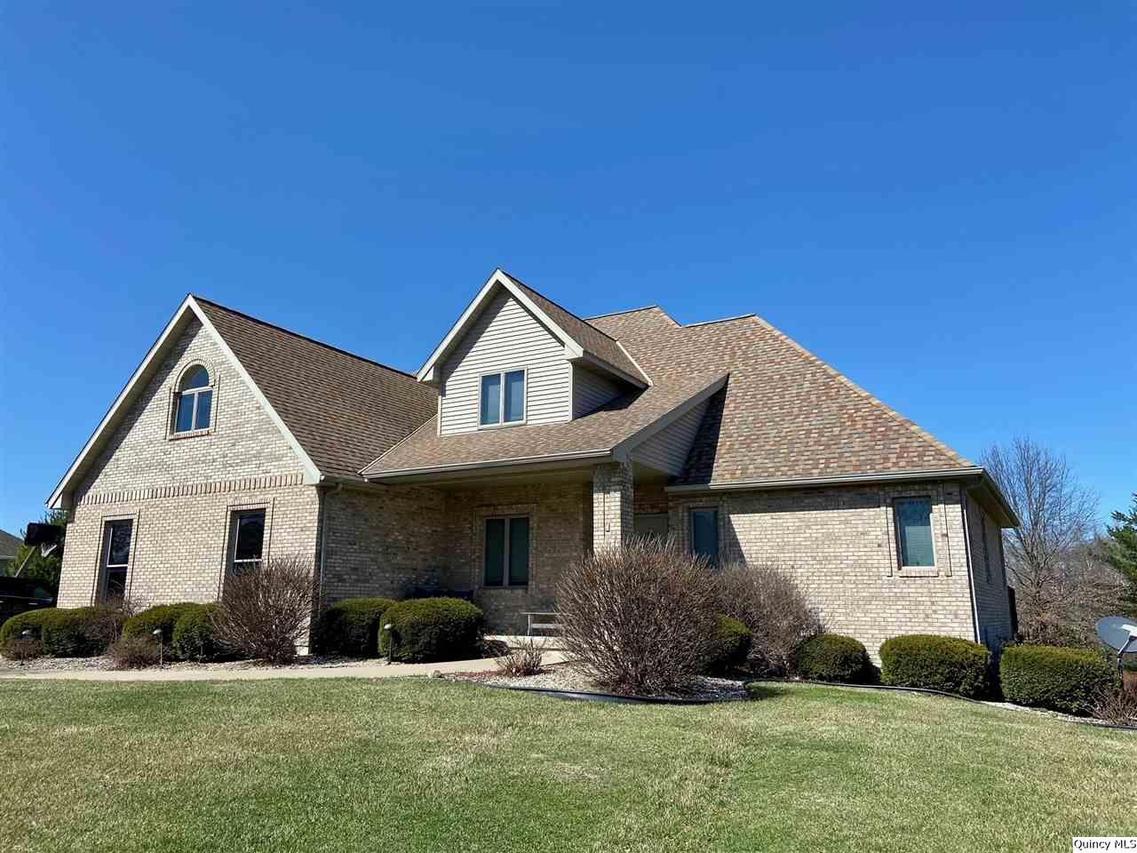 3202 Timberline Dr, Quincy, IL 62305