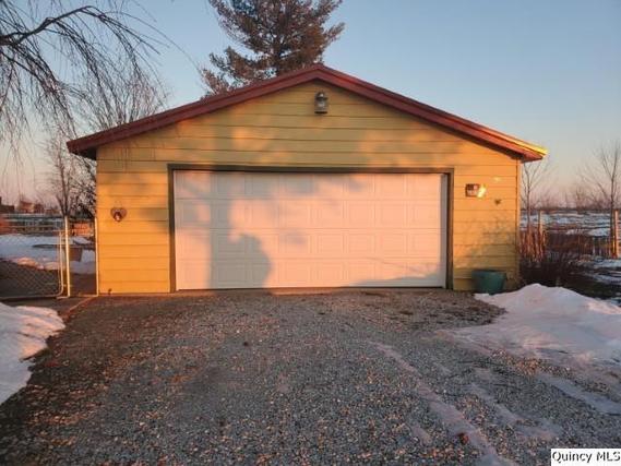 617 S C St., La Harpe, IL 61450