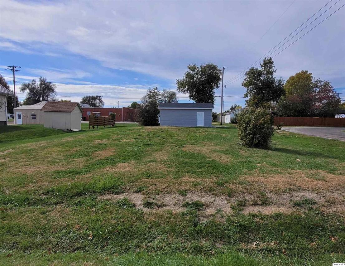 404 Park St., Liberty, IL 62347