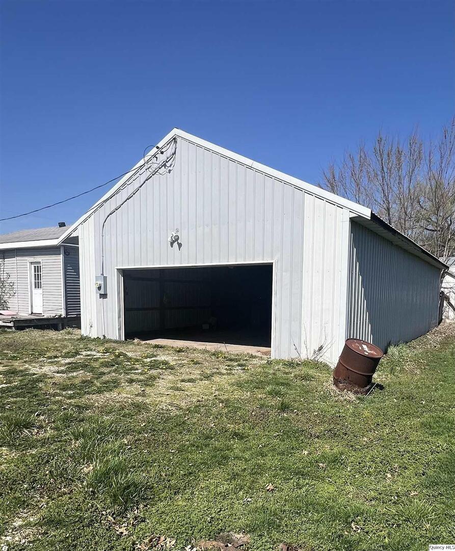 540 Lee Evans Dr., Hull, IL 62343