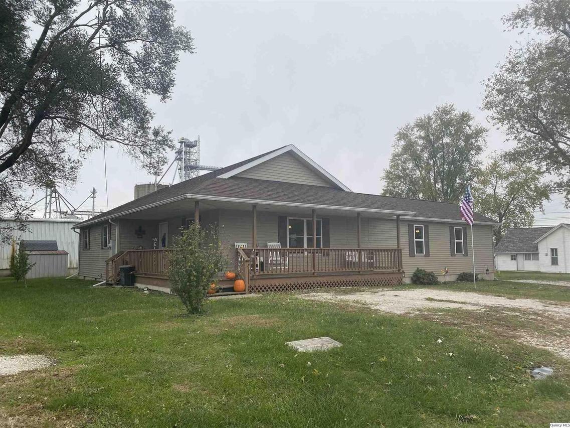 106 W Coline, Mt. Sterling, IL 62353