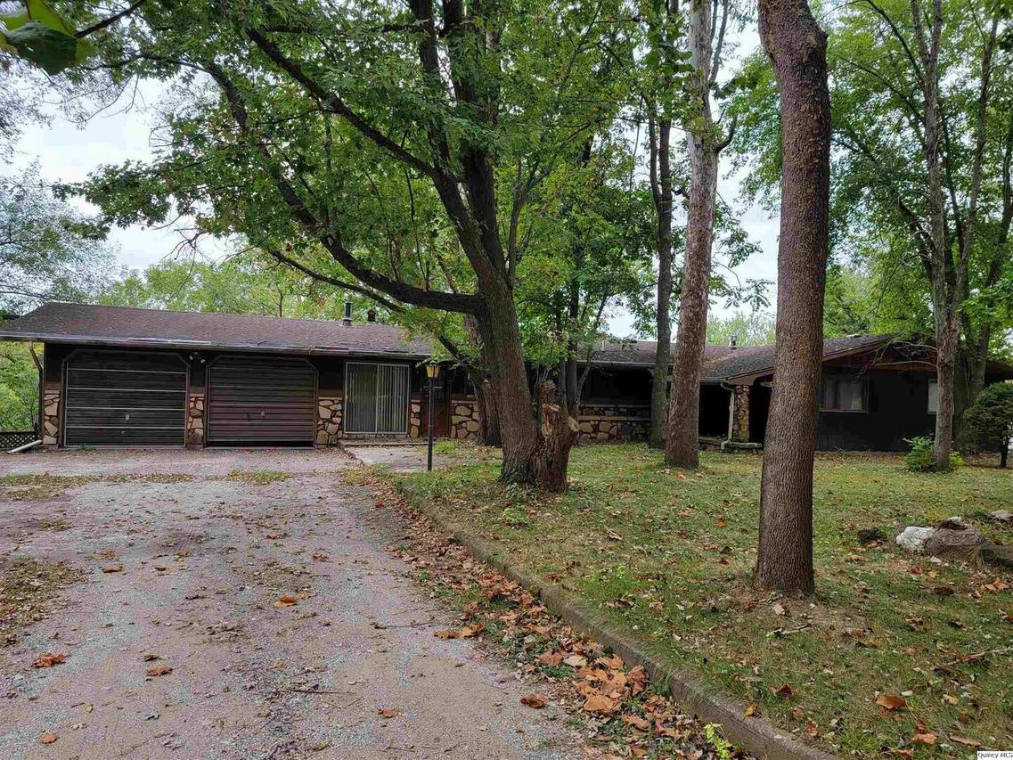 589 Elm St., Dallas City, IL