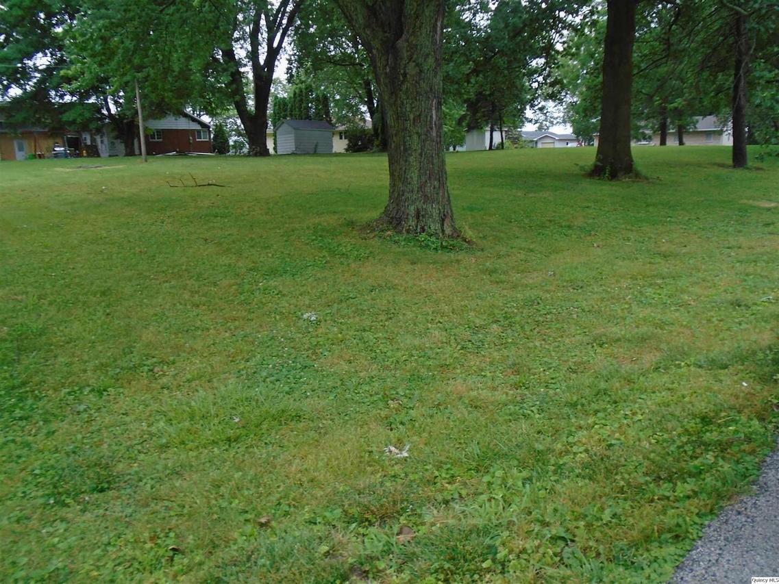 13 & 15 Lyn Mar Dr., Quincy, IL 62305