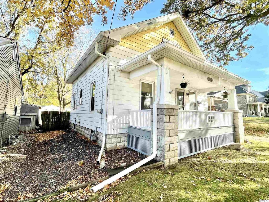 1224 N 24th St, Quincy, IL 62301