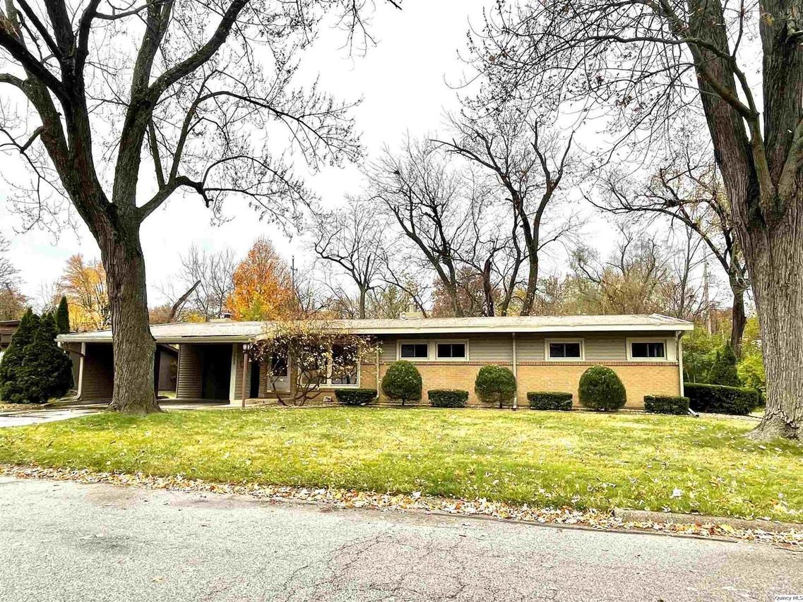 3000 Lincoln Hill Se, Quincy, IL 62301